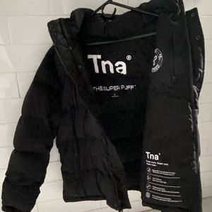 Aritzia Tna THE SUPERPUFF Matte Black (L)